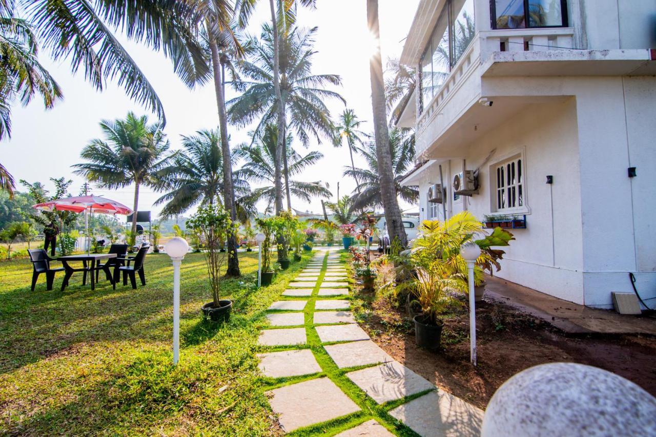 White House In Goa, Truly Amazing Experience Bed & Breakfast Saligao Exterior photo