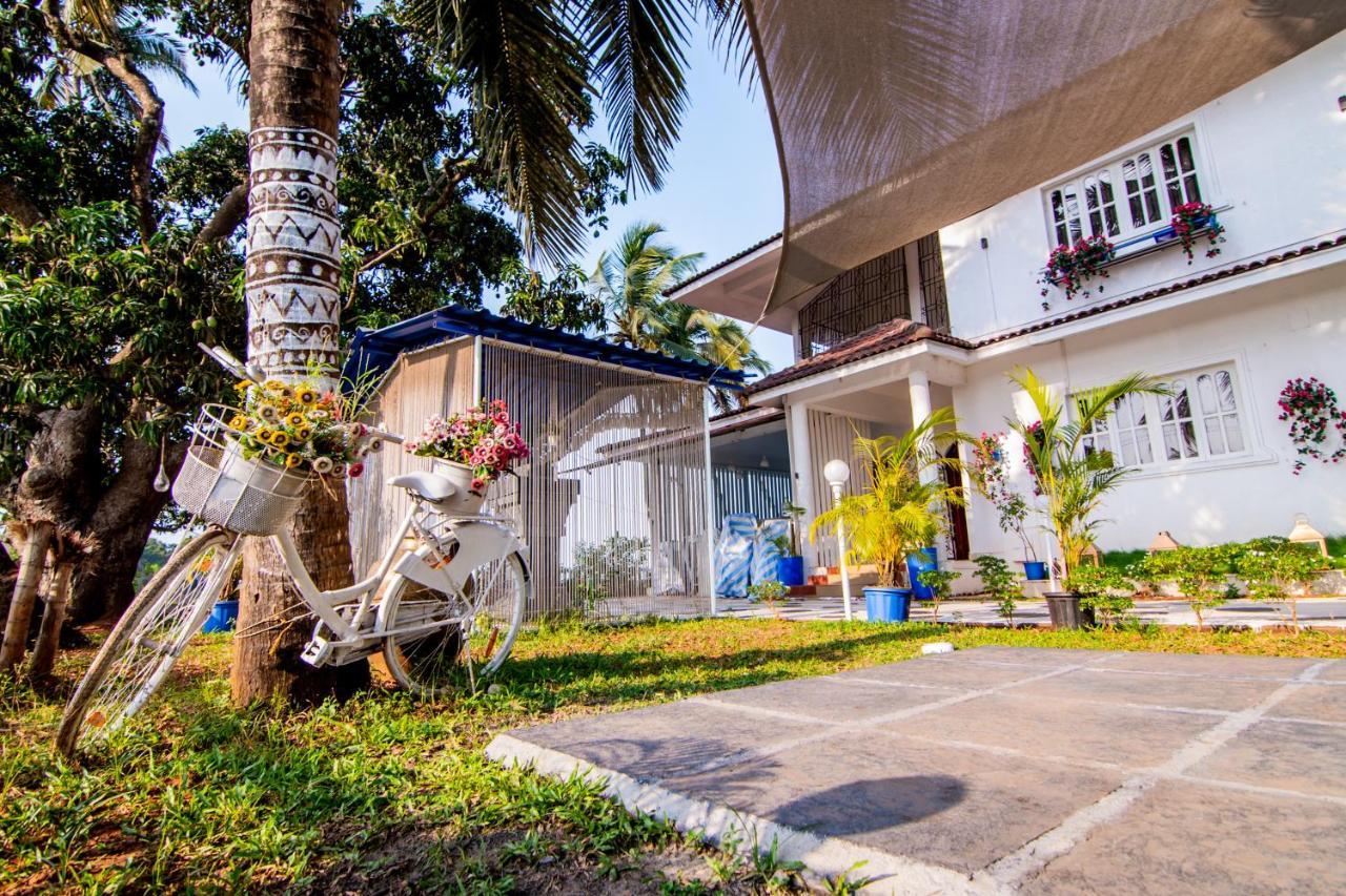 White House In Goa, Truly Amazing Experience Bed & Breakfast Saligao Exterior photo