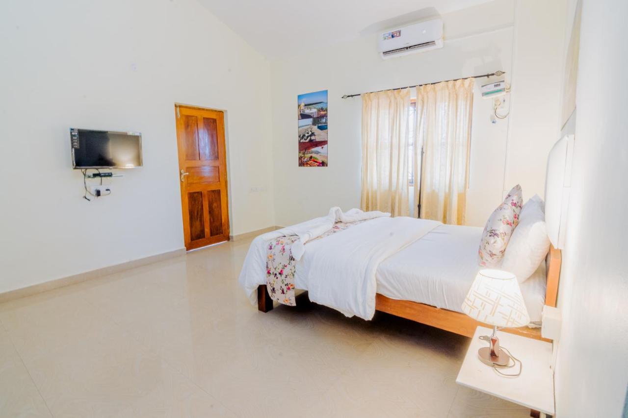 White House In Goa, Truly Amazing Experience Bed & Breakfast Saligao Exterior photo