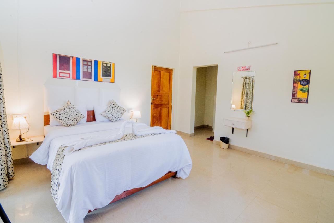 White House In Goa, Truly Amazing Experience Bed & Breakfast Saligao Exterior photo