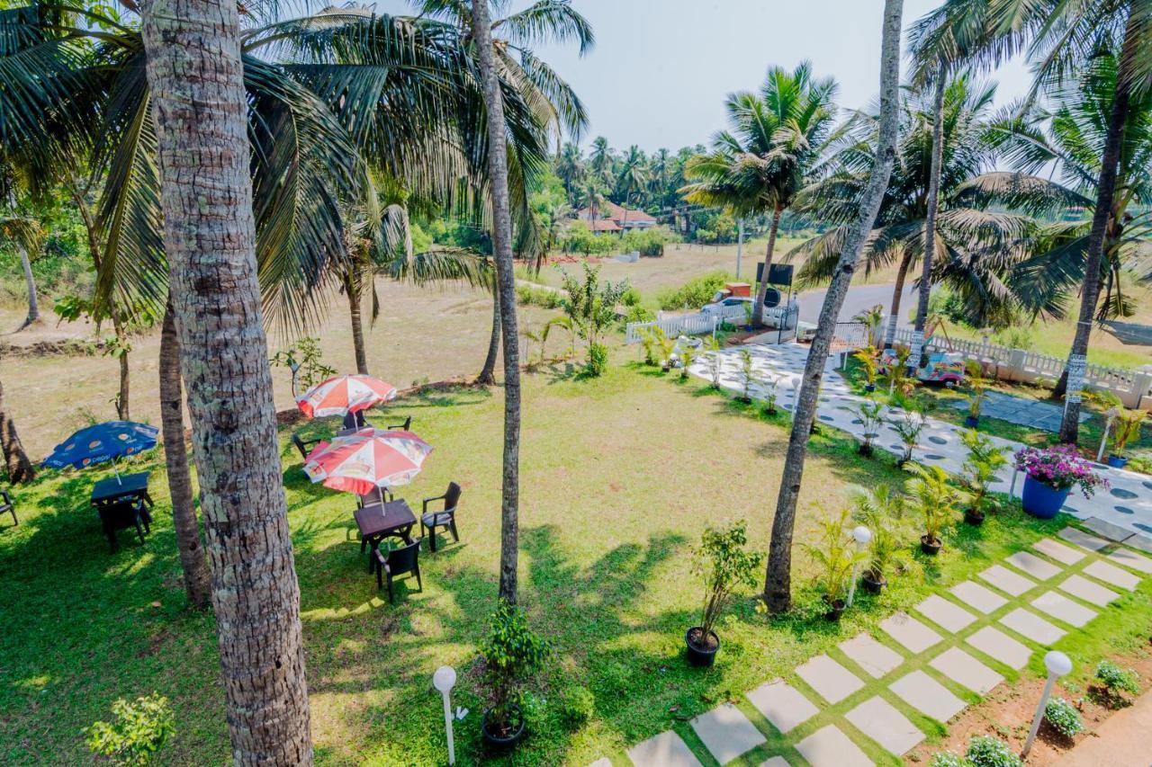White House In Goa, Truly Amazing Experience Bed & Breakfast Saligao Exterior photo