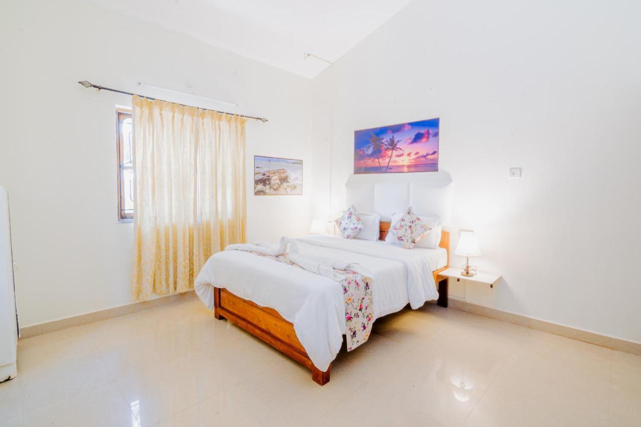 White House In Goa, Truly Amazing Experience Bed & Breakfast Saligao Exterior photo